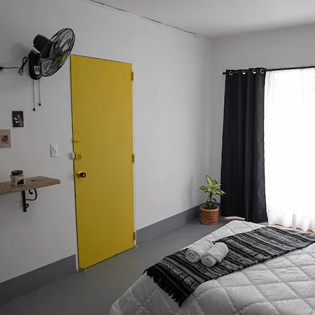 Laureles Garden Hostel Medellin Exterior photo